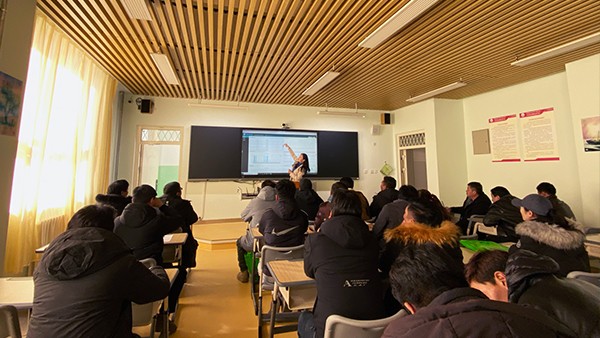 黃南州教育信息用展示觀摩交流會(huì)召開，云蝶引關(guān)注