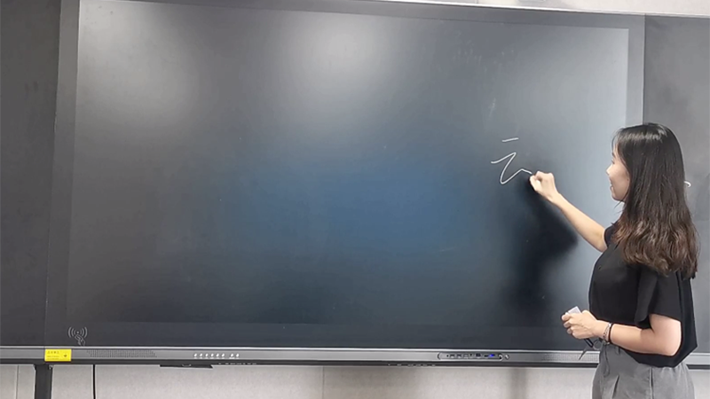 讓板書更出彩的秘訣是……