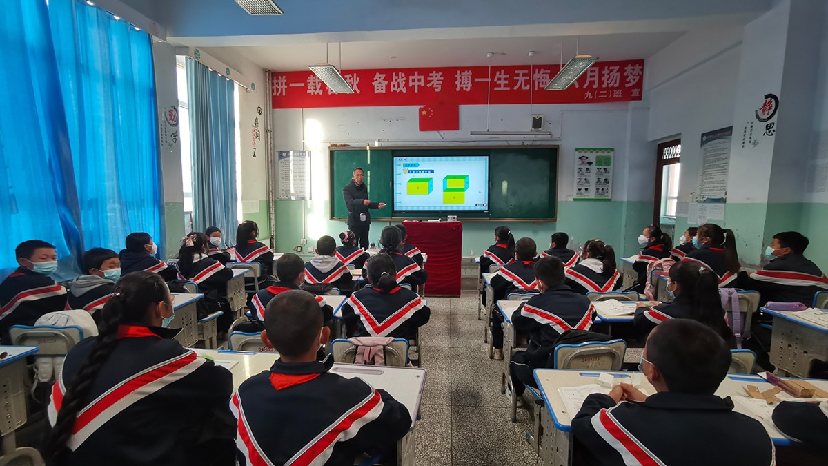 智慧設(shè)備進(jìn)校園，碧桂園助力青海大通鄉(xiāng)村學(xué)校提質(zhì)升級(jí)