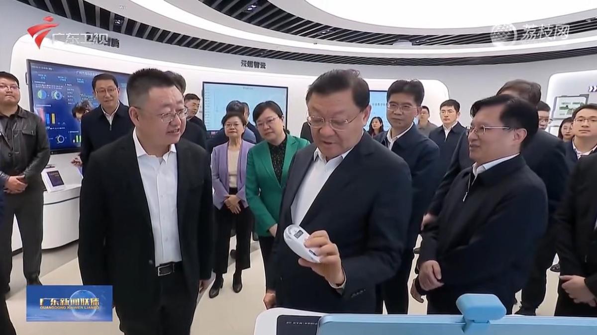 省長王偉中調研云蝶科技，鼓勵企業(yè)堅持走“小而專、精而強”路線