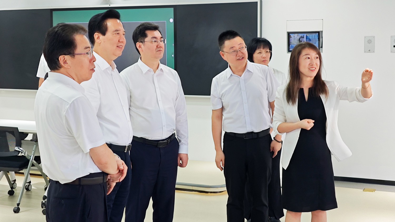 廣東省人大常委會主任黃楚平調(diào)研云蝶科技