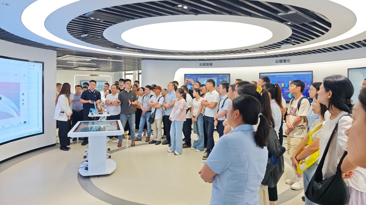 交流互鑒，廣晟控股集團黨建培訓班走進云蝶科技