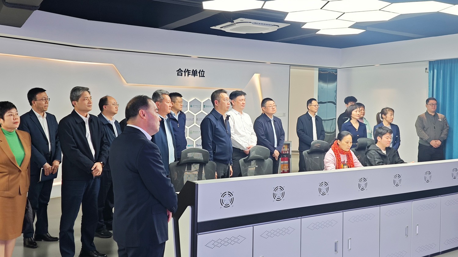 市教育局調(diào)研海珠區(qū)智慧教育示范區(qū)建設(shè) 云蝶科技助力教育數(shù)字化轉(zhuǎn)型獲肯定